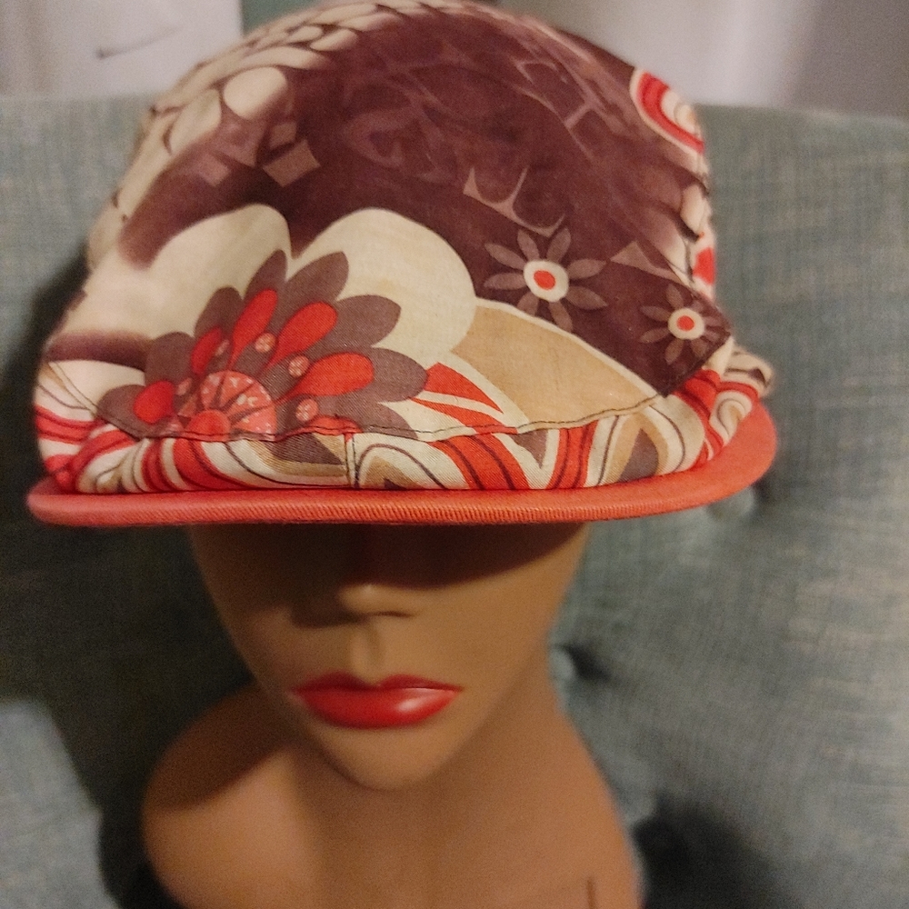 Messenger hat